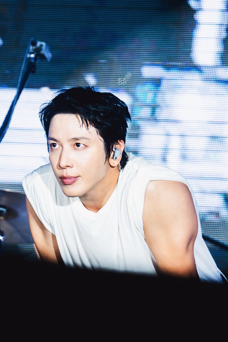 boice_chiuchiu's tweet photo. 260718 Soundberry Festival 

💕💕
@JYHeffect 
#CNBLUE #정용화 #JUNGYONGHWA https://t.co/W6P4woZUrp