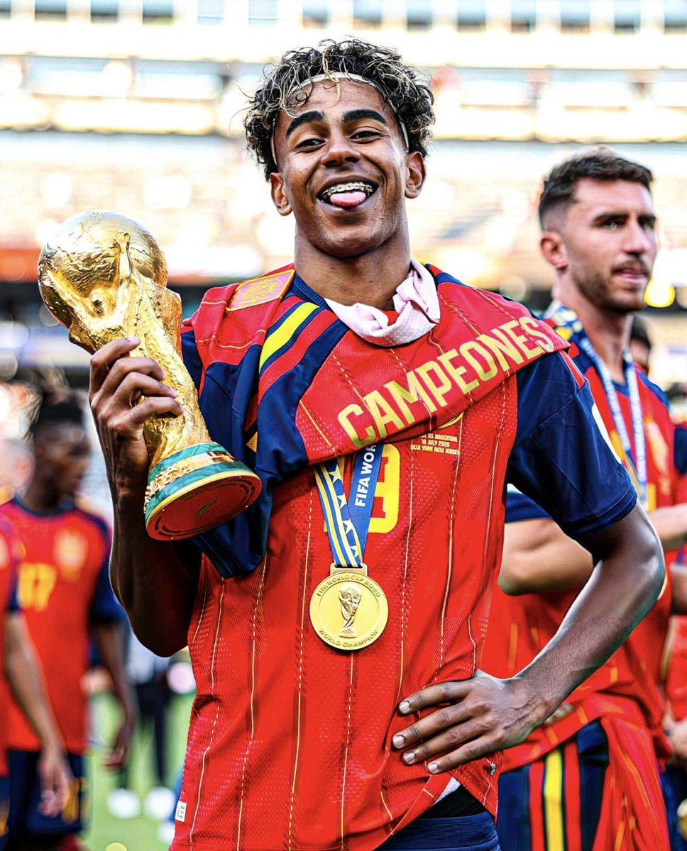 HumzahShabir's tweet photo. Baby Goat 🐐 time to take over Football for the next 15 years! #TEAMLAMINEYAMAL https://t.co/69lYPe9qlQ