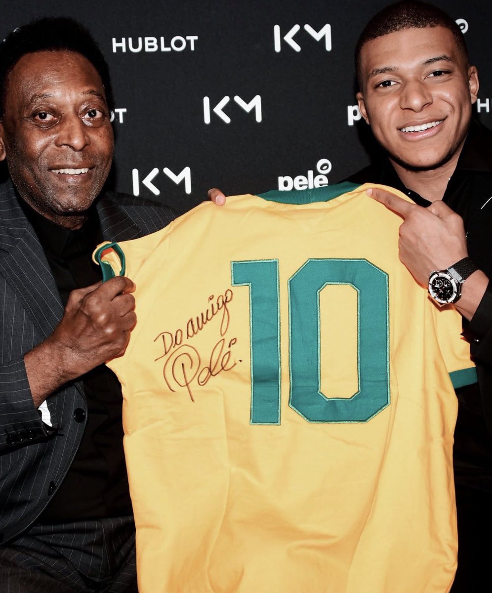 Kylian's tweet photo. MOST TROPHIES: Pelé
MOST GOALS: Mbappé
MOST GOALS IN ONE WC: Mbappé
MOST KNOCKOUT GOALS: Mbappé
MOST FINAL GOALS: Mbappé

🤝❤️ https://t.co/IfSmjPuFC7