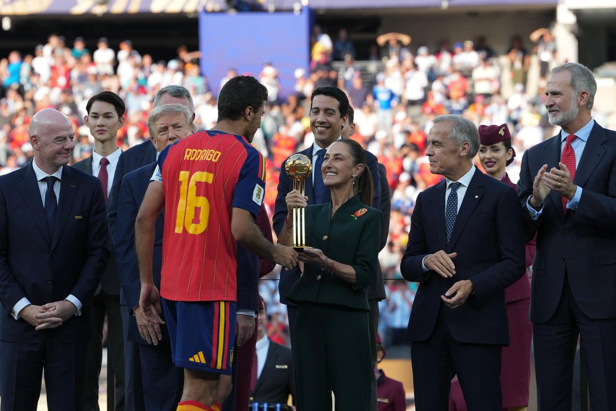 CesarSC4's tweet photo. Gran foto de mi PresidentA https://t.co/6Xxxy2bmyP