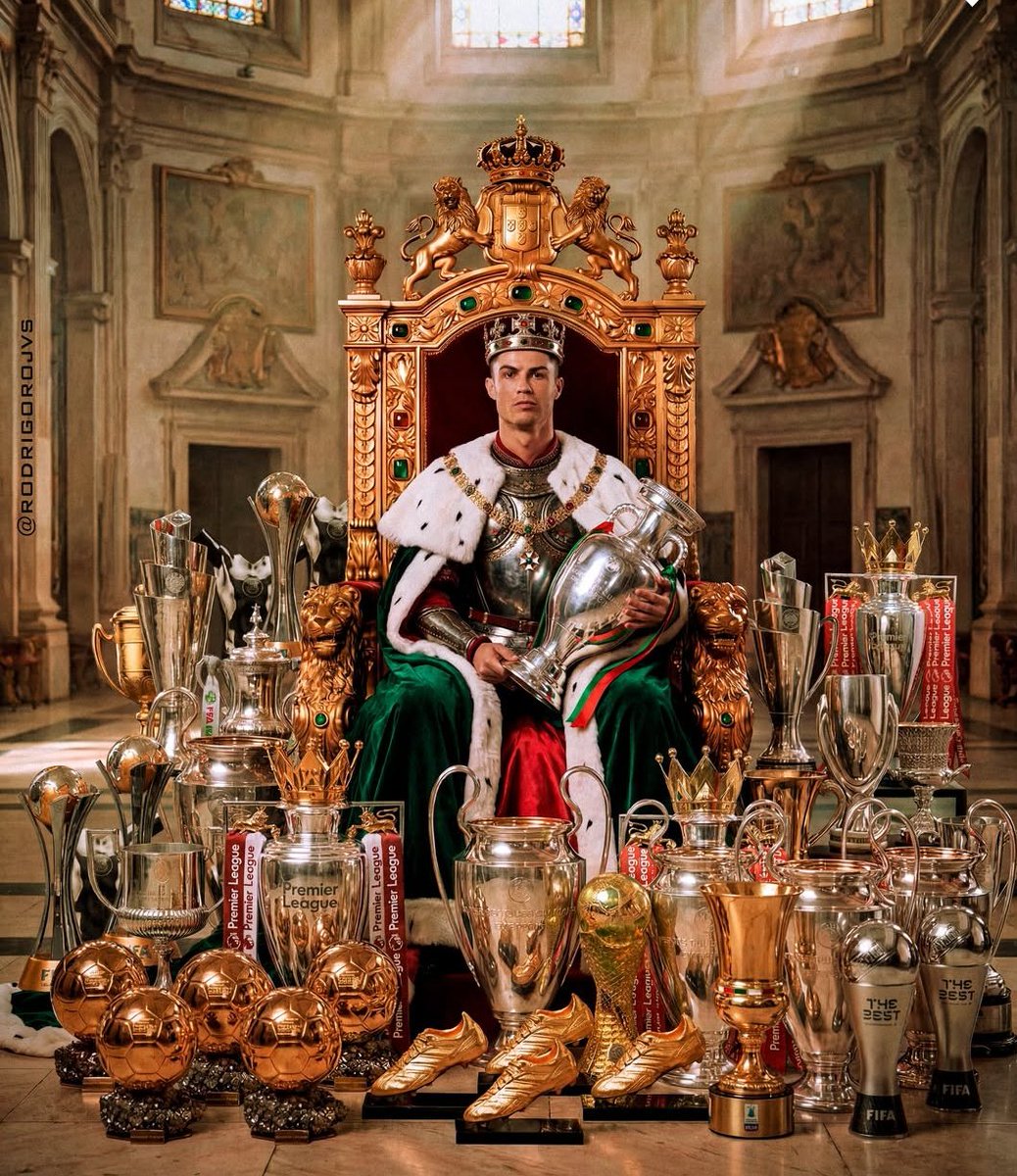 b1cr7's tweet photo. هناك 494 لاعباً حققوا كاس العالم عبر التاريخ ولكن التاريخ سيذكر أن هناك لاعباً واحد فقط سجل الف هدف🐐 https://t.co/9LslyAf0mZ