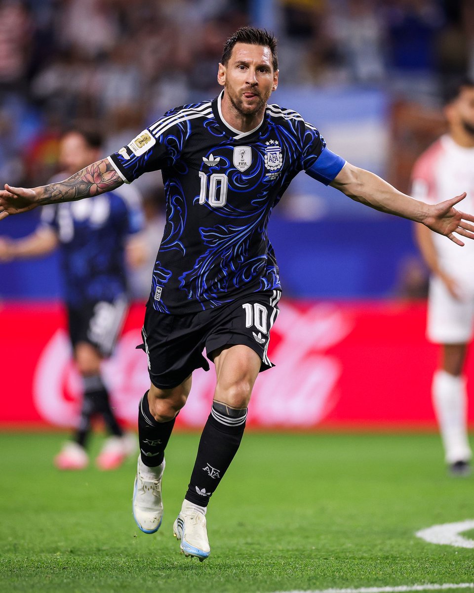 Edinbur8's tweet photo. @Argentina thank you what you have done for Argentina and Barcelona. GOAT https://t.co/jwUaXxdyku