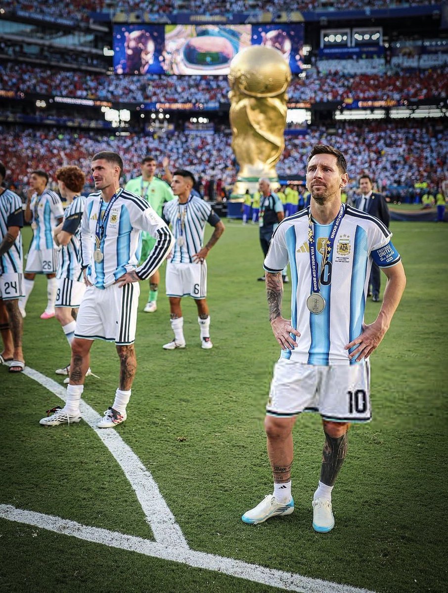 maierbakeraa's tweet photo. el dolor de la derrota se queda chico al lado del dolor de saber que se va yendo parte de esta selección, como pegan los años hermano https://t.co/xMxHxEDIP9
