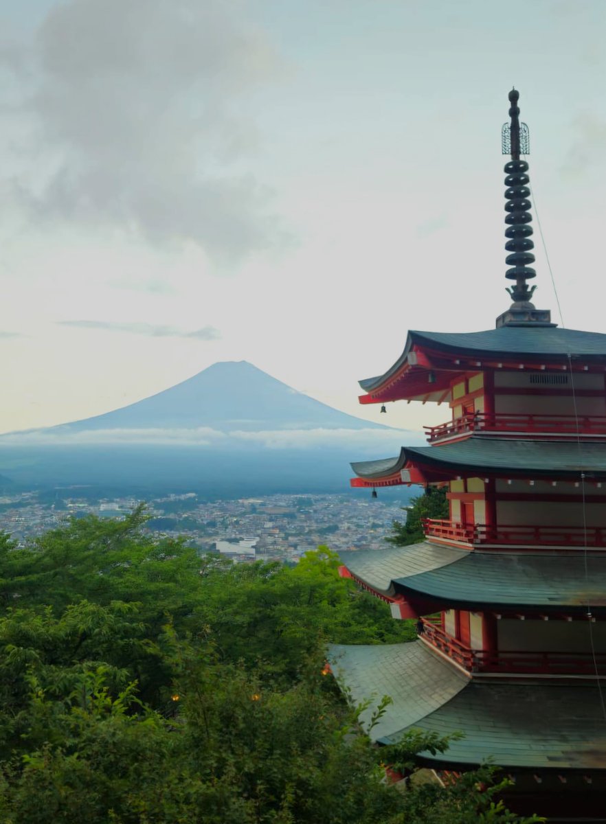 DavidLuque29105's tweet photo. Ayer pude ver el monte Fuji y hoy a mi país siendo por segunda vez campeón del mundo...what a time to be alive!! https://t.co/7EiyvZviKH