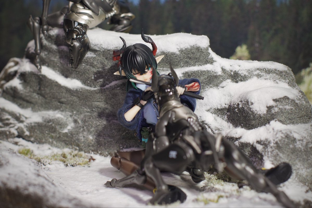 HEYROMA1001's tweet photo. 洗掉重來，由於居住環境過於潮濕炎熱令雪粉變得黏狀隆起，透明的造水膏都白化了，還是製作冬季以外的場境吧。
所幸也至少拍過一次冬季雪景👋 https://t.co/EcjhjqC4N8