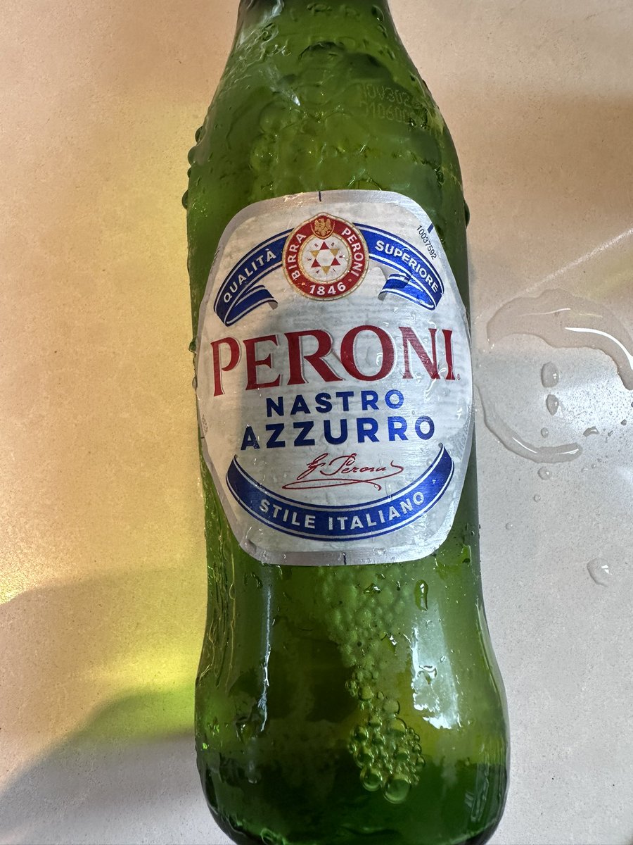 captainmayhemsf's tweet photo. A bit shocked seeing Corn Syrup in the ingredient declaration. ##peroni #nocornsyrup #cheapingredients https://t.co/3DFYiUT2U1