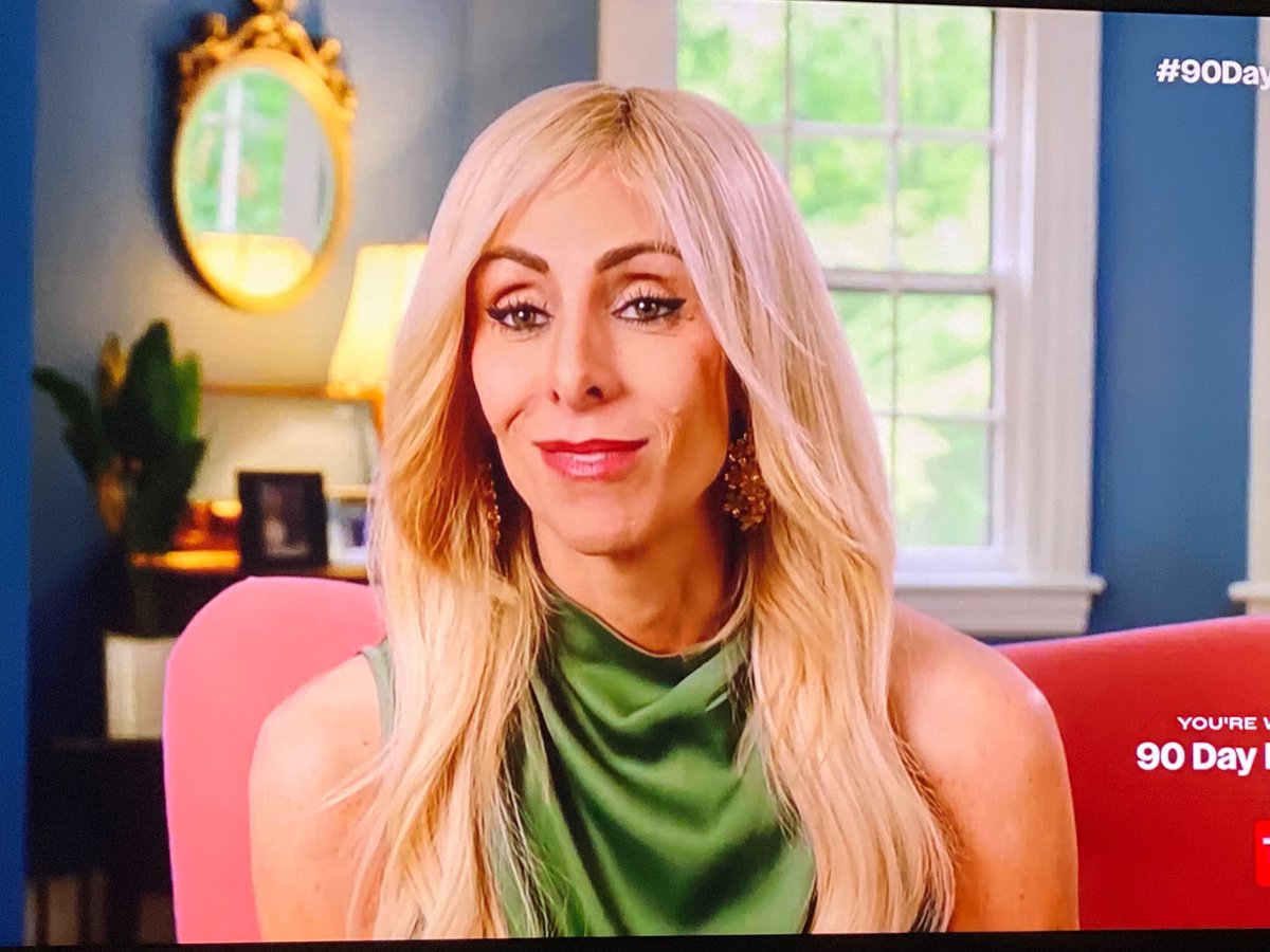 ChiButterScotch's tweet photo. She's acting like she's so much smarter than Edward..you weren't thinking that when he was pounding you in the DR
#90dayfiance https://t.co/BydaekNnru