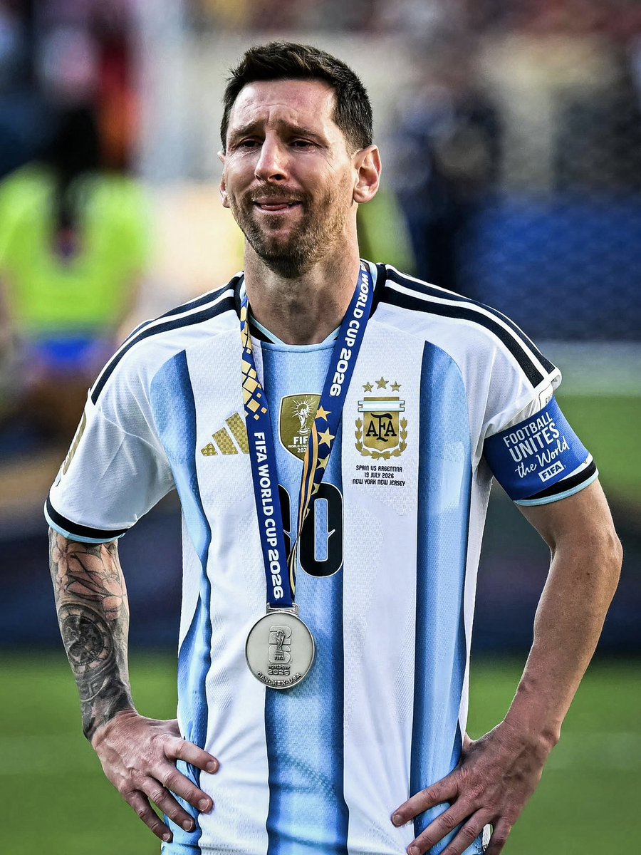 Alman_Kale's tweet photo. Messi, maç bitiminde göz yaşlarına hakim olamadı.
#Fıfaworldcup #ArgentinaVsEspaña https://t.co/UCgtHDvuzb