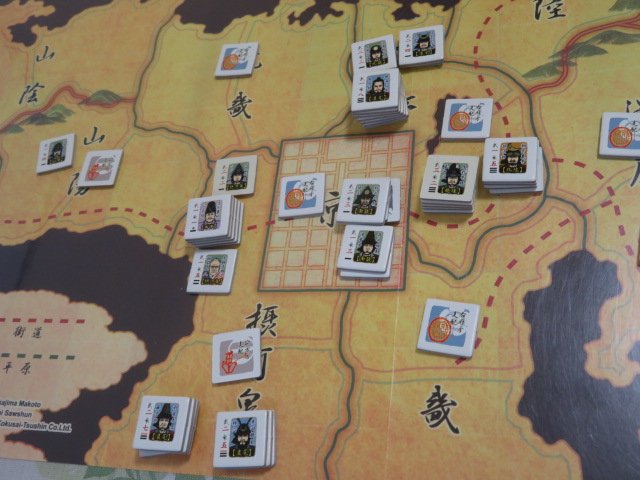jagd_tiger's tweet photo. ５ターン。上杉朝倉連合軍が近江に侵攻するも信長に撃退される。秀吉主力の織田軍が石山合戦に勝利。毛利輝元と本願寺光佐が討ち死に。公方様は甲斐に落ち延びる。VP織田+6 https://t.co/P37covhKJ5