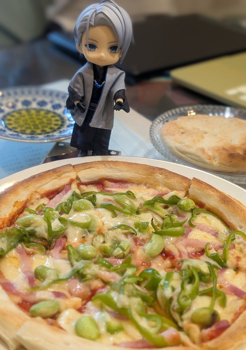 休日の朝だからピザにしたよ