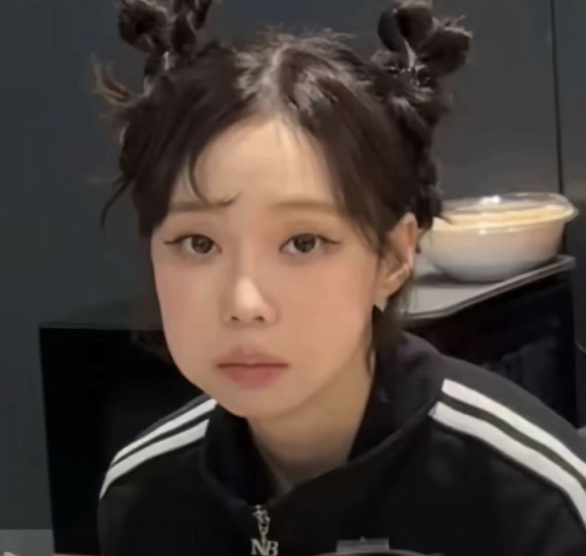 hyeinie tweet media