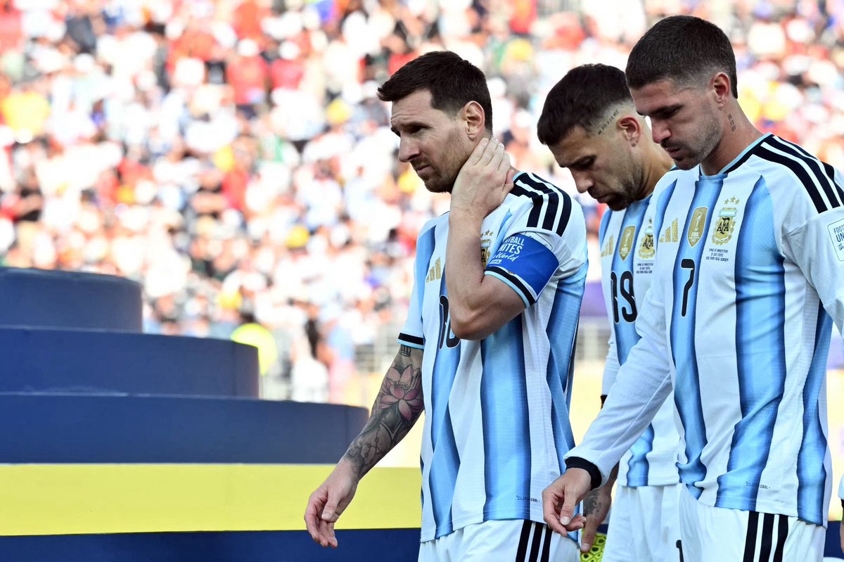 agdws's tweet photo. ¡Arriba, Argentina! Gracias por dejar todo en la cancha. Aplausos para un campeón que cayó de pie https://t.co/Gm54Rw1IxC