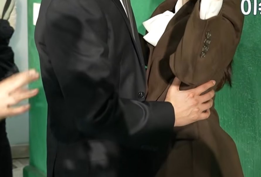 uheha_1's tweet photo. 미친거지 https://t.co/7CD1MoLfWj