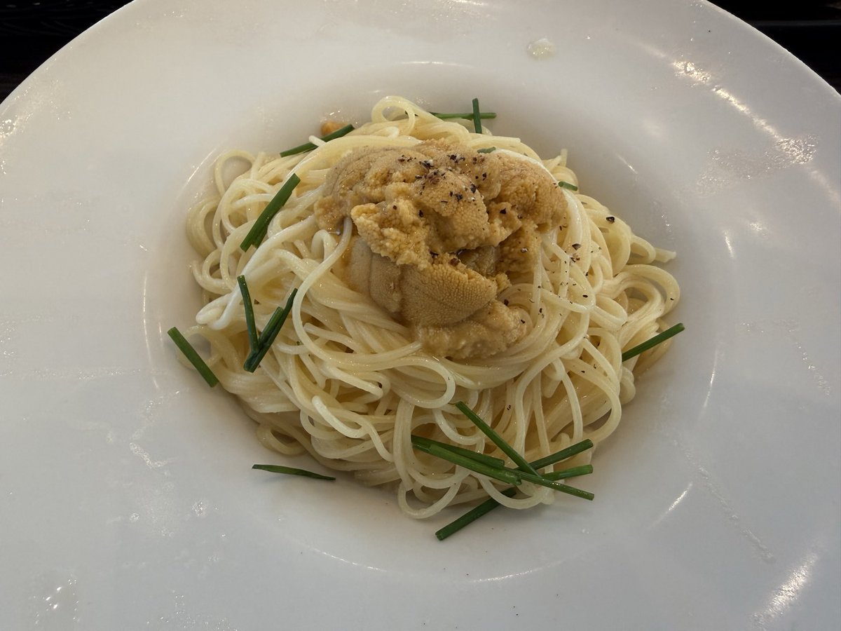 Ponko2Rt's tweet photo. 期間限定至福のウニパスタ🍝
今回はウニダブル✨【トリプルもできます】
ミョウバンなしの生ウニ🤤
2人で前菜とパスタで💰１枚なので、ランチにはちょっとお高いかもですが、たまにはいいんではないかと❤️
美味しいものばっかり食べてるとキャンプでクマに食われるよと会社で言われましたがw https://t.co/09OaHAx0JM