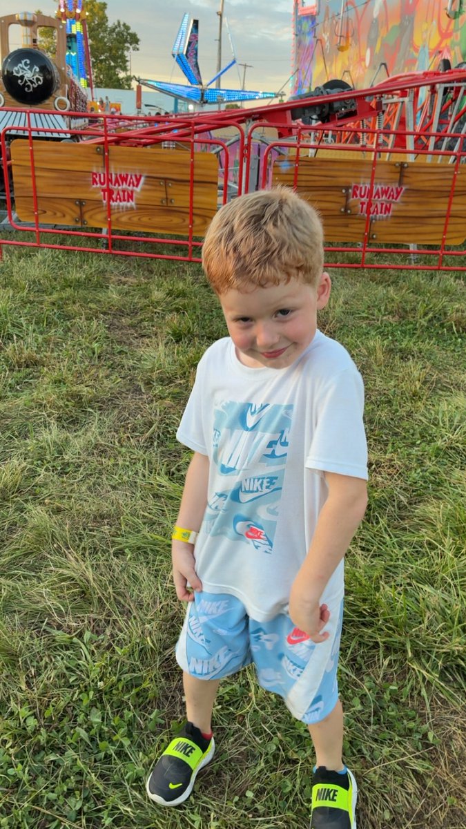 TreeCity_Sports's tweet photo. The kids had an absolute blast at the fair this weekend and Brynlee is convinced we need goats, because she wants to do 4H. Can’t believe how quickly they’re growing up. 💜 https://t.co/k1pnvewBWA