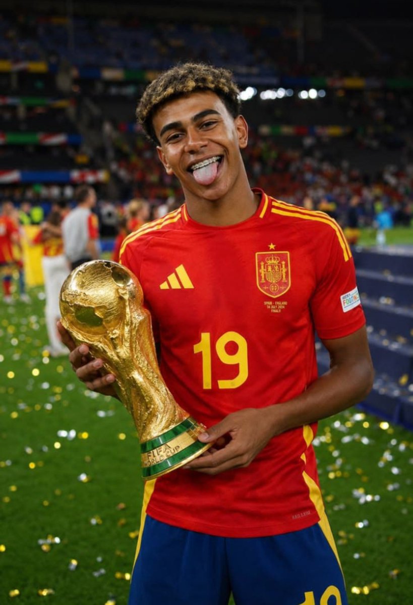 dnl_isaac's tweet photo. Lamine Yamal com 19 anos, usando a camisa 19, ganhou uma Copa do Mundo no dia 19 e eu nada né https://t.co/t6kv7TqPZZ