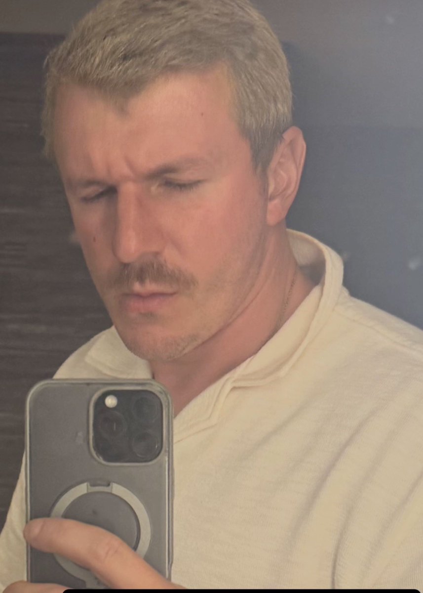 JamesOKeefeIII's tweet photo. “How do they not recognize you?”

In politics people talk at you, not to you.

When not “disguised,” DC people tell me how important they are, without letting me get a word in. Then they name drop. A lot.

If I’m in real name, I go Irish goodbye. If I’m under alias, I get a story https://t.co/8Uaypy1XwD