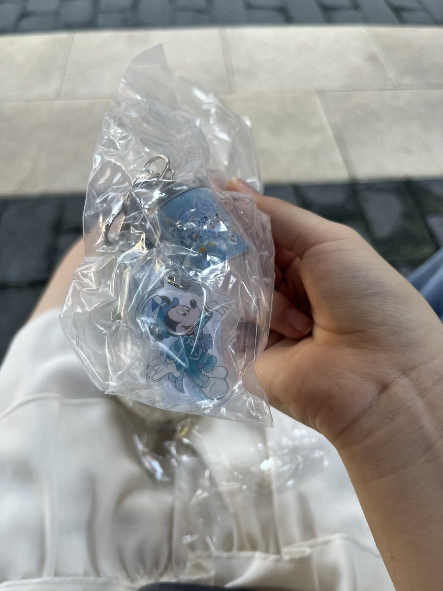 c_llti's tweet photo. ディズニーシー　スパークリングジュビリー　カプセルトイ　交換

【譲】25周年 

【求】15周年

ディズニーシーにいる方のみ交換希望しています。お気軽にお声がけください https://t.co/qzntSLuh7r