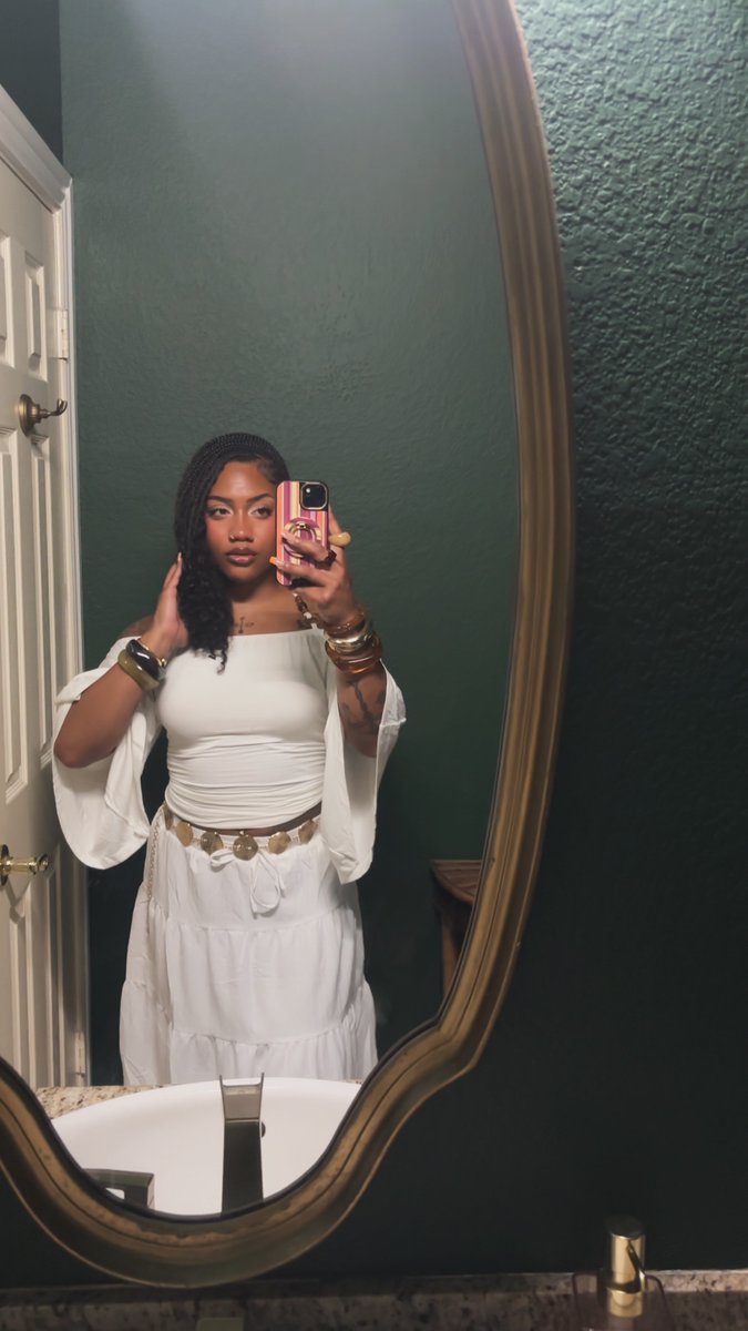 Big Bev ♎️ tweet media