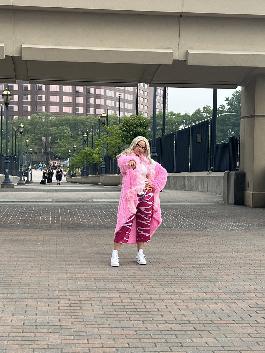 xchulaa's tweet photo. Heavenly demon Doflamingo🤭💞 #Connecticon #Onepiece https://t.co/tYBPGUWSWL