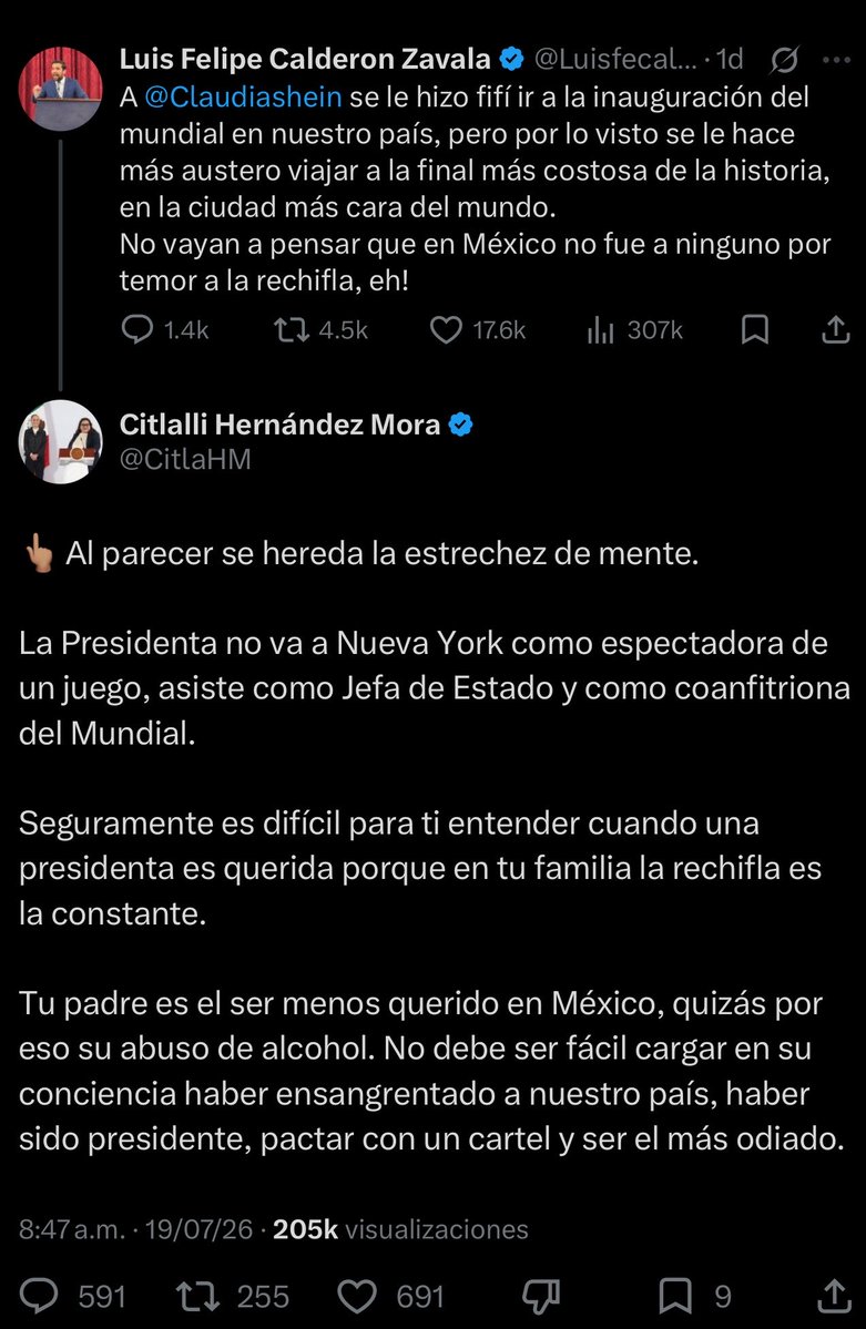 LuisCardenasMx's tweet photo. 😱🤦‍♀️Citlalli Hernández y Luis Felipe Calderón intercambian ataques por la asistencia de Sheinbaum a la final del Mundial

El hijo del expresidente Felipe Calderón criticó que la mandataria viajara a Nueva York para la final, después de no acudir a la inauguración celebrada en México.

@CitlaHM respondió con señalamientos contra Calderón Hinojosa y acusó a su hijo de heredar “la estrechez de mente”.

@Luisfecalderonz replicó con críticas a la trayectoria académica de Hernández, defendió a su padre y rechazó las acusaciones sobre un supuesto abuso de alcohol.