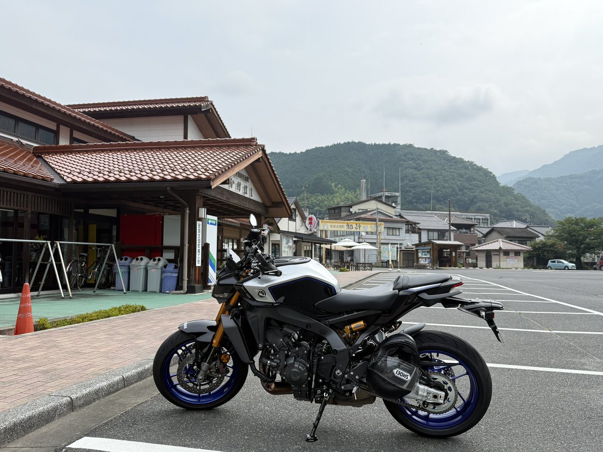 Gsx318R's tweet photo. 朝駆けからの鯛焼き屋よしおへログイン
この時間でも暑いので、オーダーは冷たいもの
ふわふわかき氷ウマー😆

#MT09 #鯛焼き屋よしお https://t.co/AVHsF5oAPN