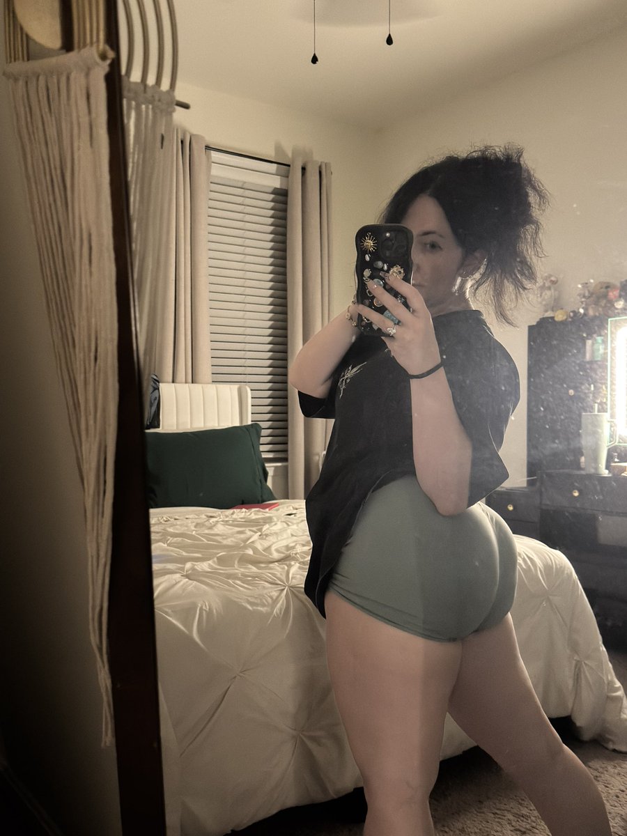 Skye Brooke 🌙 tweet media