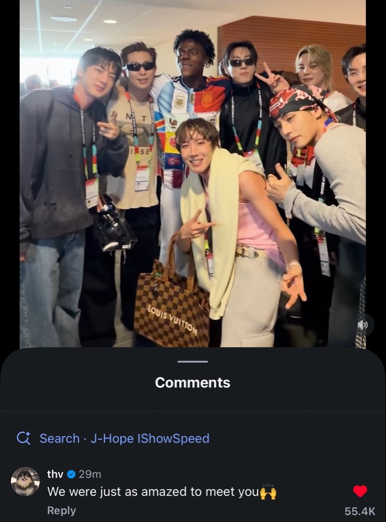 _BTSMoments's tweet photo. #V liked &amp; left a comment on iShowSpeed’s Instagram post about their meeting..

🐻 We were just as amazed to meet you 🙌 https://t.co/V3lQyBckyO