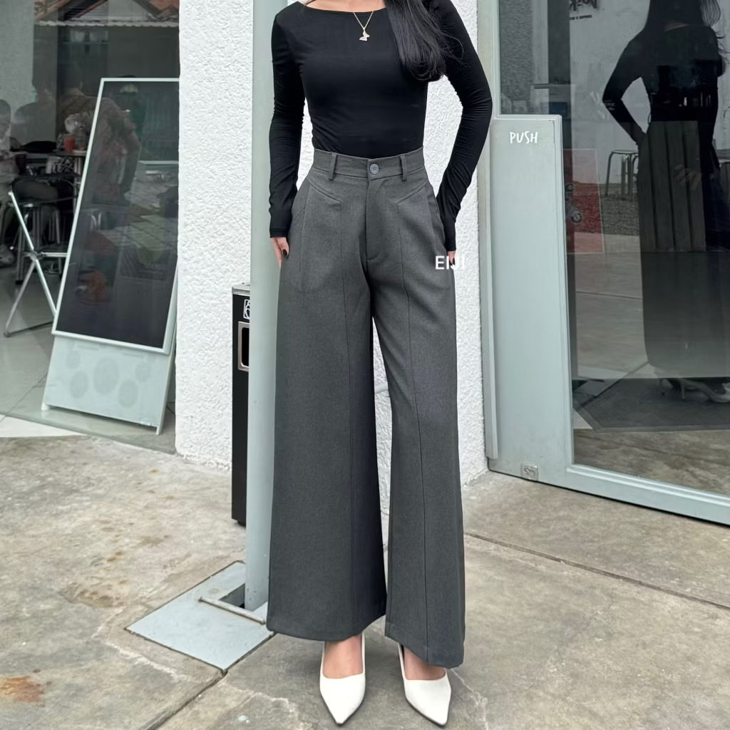 galaxieyyy's tweet photo. Nemu celana highwaist, material tebal premium, anti-kusut dan cocok buat kerja ataupun hang out.😉

Kalo pake celana ini bikin siluet proposional alias ada ilusi kaki panjang hehe. Jahitannya rapi dan detailsnya oke bgt.

Nyaman dipake seharian pastinya 🤩 https://t.co/IJfo2Um5Zo