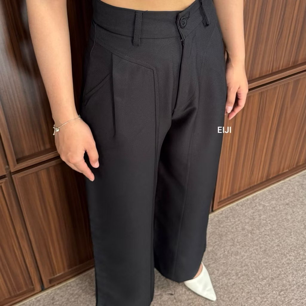 galaxieyyy's tweet photo. Nemu celana highwaist, material tebal premium, anti-kusut dan cocok buat kerja ataupun hang out.😉

Kalo pake celana ini bikin siluet proposional alias ada ilusi kaki panjang hehe. Jahitannya rapi dan detailsnya oke bgt.

Nyaman dipake seharian pastinya 🤩 https://t.co/IJfo2Um5Zo