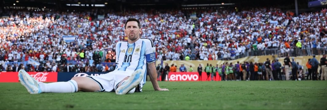 aeeyxi's tweet photo. you’re forever the greatest of all time 
THANKS FOR EVERYTHING, MESSI https://t.co/4oloBrjIKF