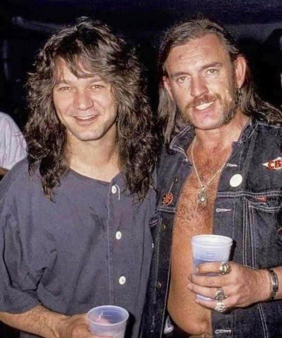 crockpics's tweet photo. Eddie Van Halen and Motörhead’s Lemmy Kilmister sharing a drink in Hollywood, July 11, 1991. Photo by Jim Smeal. 🎸 

They were both attending the big premiere afterparty for Bill &amp; Ted's Bogus Journey https://t.co/OWnqwdhxsp