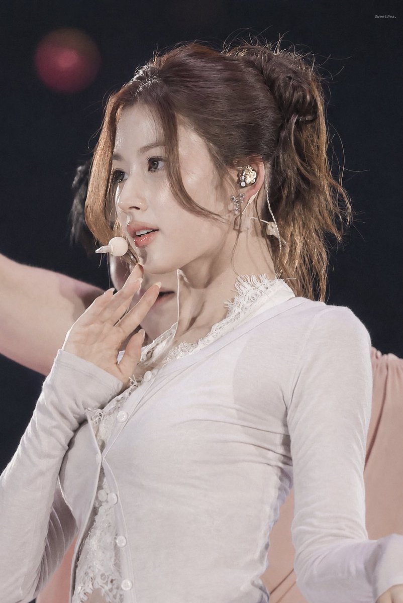 SweetPea__tw9's tweet photo. 260712 THIS IS FOR IN SEOUL D3

　"DECAFFEINATED" 💟

#TWICE #트와이스 #사나 #SANA #サナ https://t.co/tOZac063CN