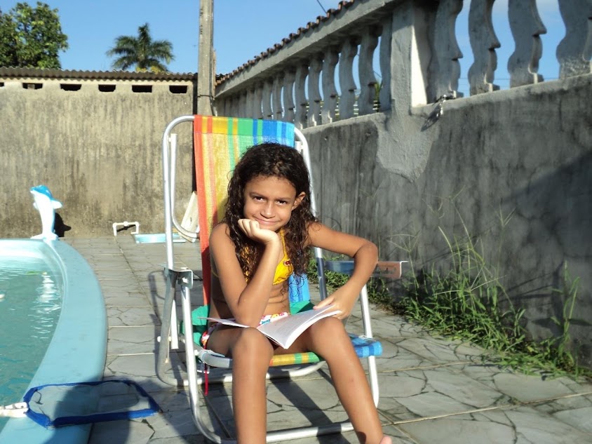 lauracsos's tweet photo. laura leituras desde pequena https://t.co/G8AfaO7MHz
