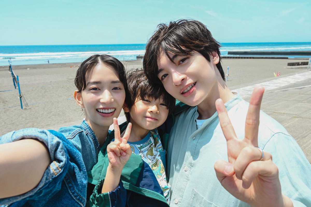 drama_myfiction's tweet photo. - 第𝟑話 -

帰ろう、帰ろう〜♩
二宮家の思い出🏖️

第𝟏話〜第𝟑話は𝐓𝐕𝐞𝐫で見逃し配信中🕊️
🔗https://t.co/e3jghuAPLy

トレンドイン
ドラマランキング現在𝐓𝐎𝐏𝟑入り
ありがとうございます❕
今からでも追いつけます❕

#マイフィクション
第𝟒話 𝟕月𝟐𝟔日(日)よる𝟏𝟎時𝟏𝟓分 https://t.co/ZYKwviJp79