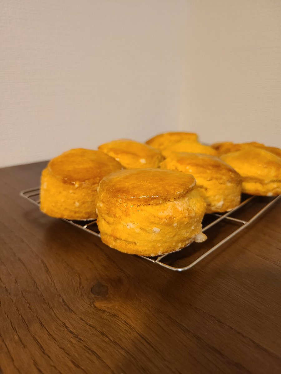 Reborn___2024's tweet photo. 昨日はスコーン焼きました🍪

先日作ったブルーベリージャム付けたらめちゃウマ～🥰🫐

こりゃ痩せないわ🤣笑 https://t.co/Ohdx39POtg