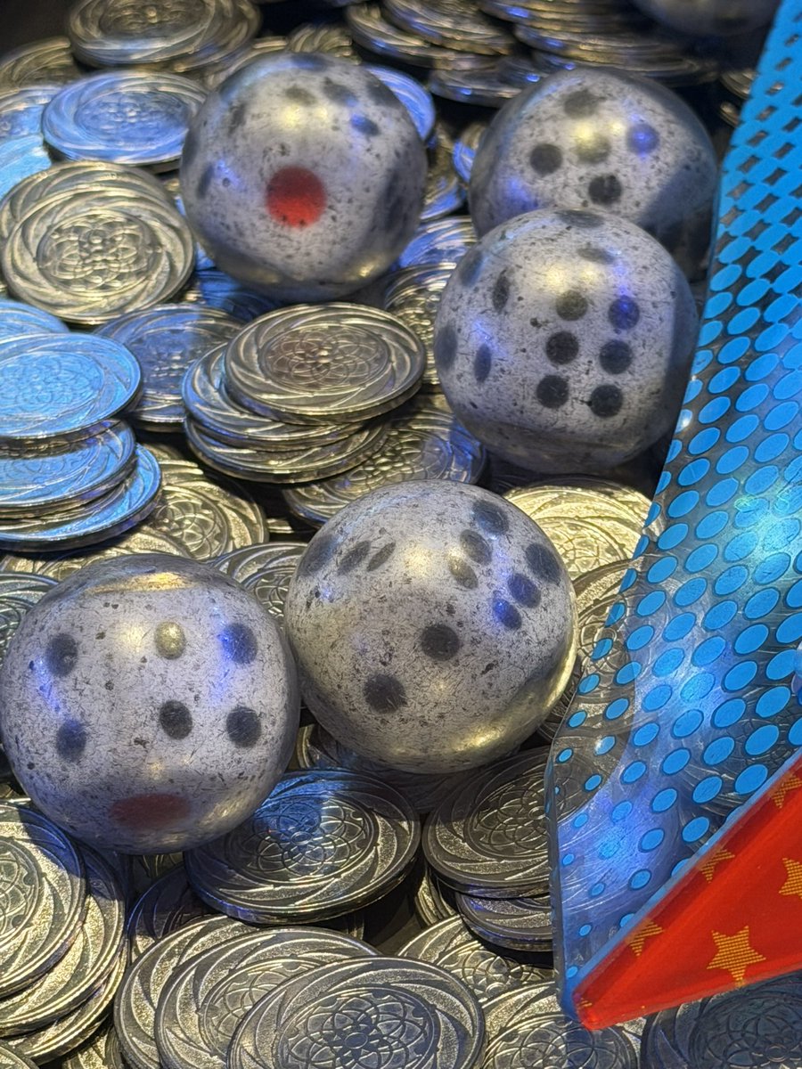 toku2nashi's tweet photo. 今日も今日とて😎🎲 https://t.co/N8M3wPdFm3