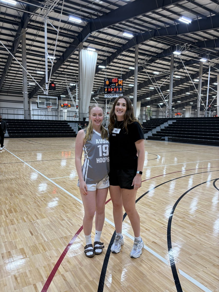 _lucygeorge_'s tweet photo. Finished up The Encore tournament today, with 4/4 wins with AUSA - team Annie @ScanlonCoach! 🔥🔥

I’m so grateful @AUSA_Hoops for the opportunity to come and compete in America it has been a great experience!

@CoachEdSummers @PGHCircuit #internationalstudent #australiaa 🇦🇺 #wbb https://t.co/VNJylmZjro