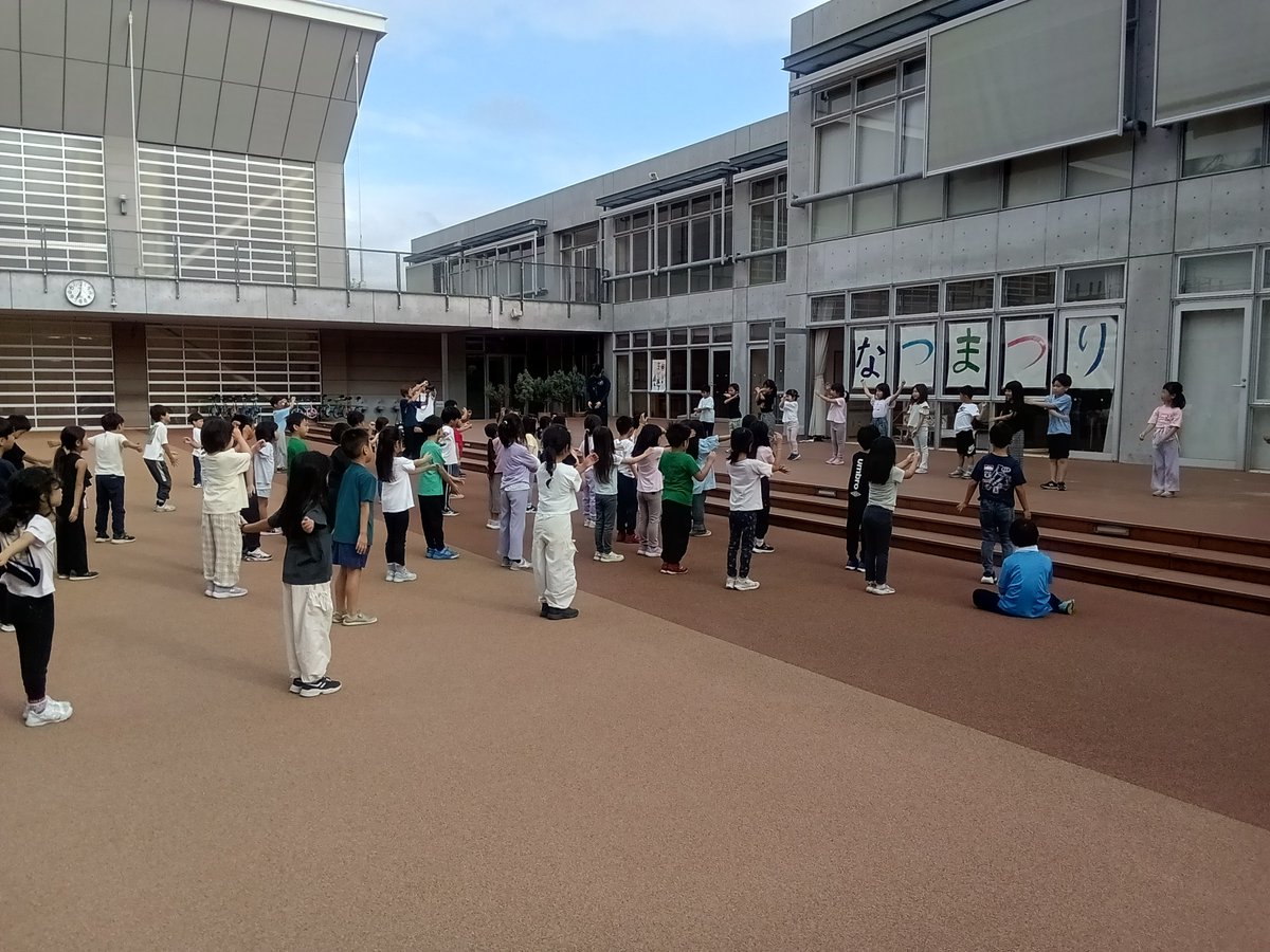 OfficialYGES's tweet photo. 【1年サマプロ】
2日目の朝を迎えました。みんな元気に体操をしたあと、今朝収穫した野菜も入れた朝食を食べました。荷物を整理してまとめの会をしたら、このサマプロも終わりになります。 https://t.co/SLFyQkPoCW
