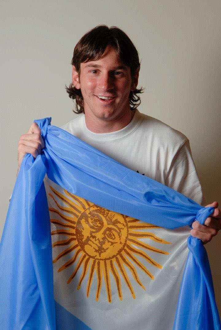 manualbaqui's tweet photo. gracias por hacernos tan felices leo, por elegirnos, por no rendirte nunca, por defender nuestros colores con orgullo y honor, nunca lo vamos a olvidar. https://t.co/JmfOeEthpD
