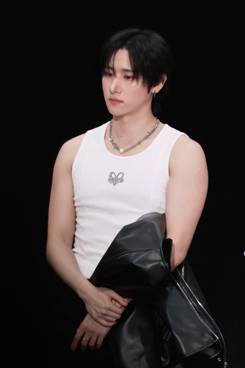 monbebexi's tweet photo. D-384 🖤 🥀🐈‍⬛

#IM #아이엠
@imteamim https://t.co/TcY5w7PRQp