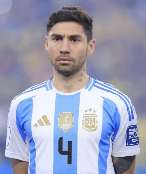 LucaRomero's tweet photo. Con Montiel en cancha a la Selección no le hicieron ningún gol en todo el Mundial:

Argentina 1-0 Argelia
Argentina 1-0 Cabo Verde
Argentina 2-0 Egipto
Argentina 2-0 Suiza
Argentina 2-0 Inglaterra
Argentina 0-0 España https://t.co/ZakwogBNNt