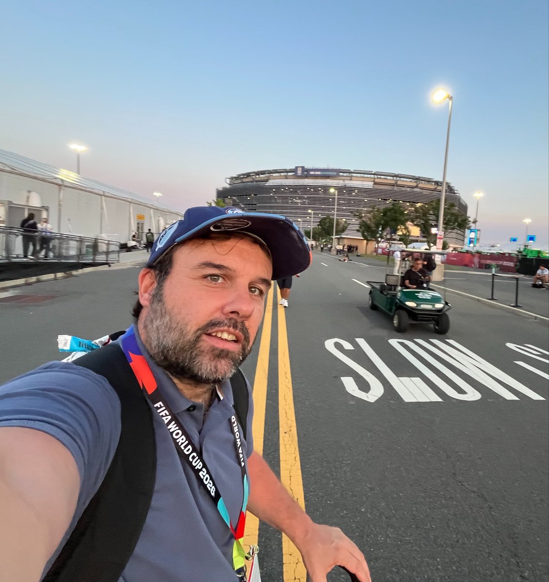 AS_AGabilondo's tweet photo. Desde México a Nueva York. Aquí termina de la mejor manera una aventura de 42 días en el Mundial. Tenemos la mejor profesión del mundo aunque a veces nos duela. #Mundial2026 https://t.co/51wPBfJlv9