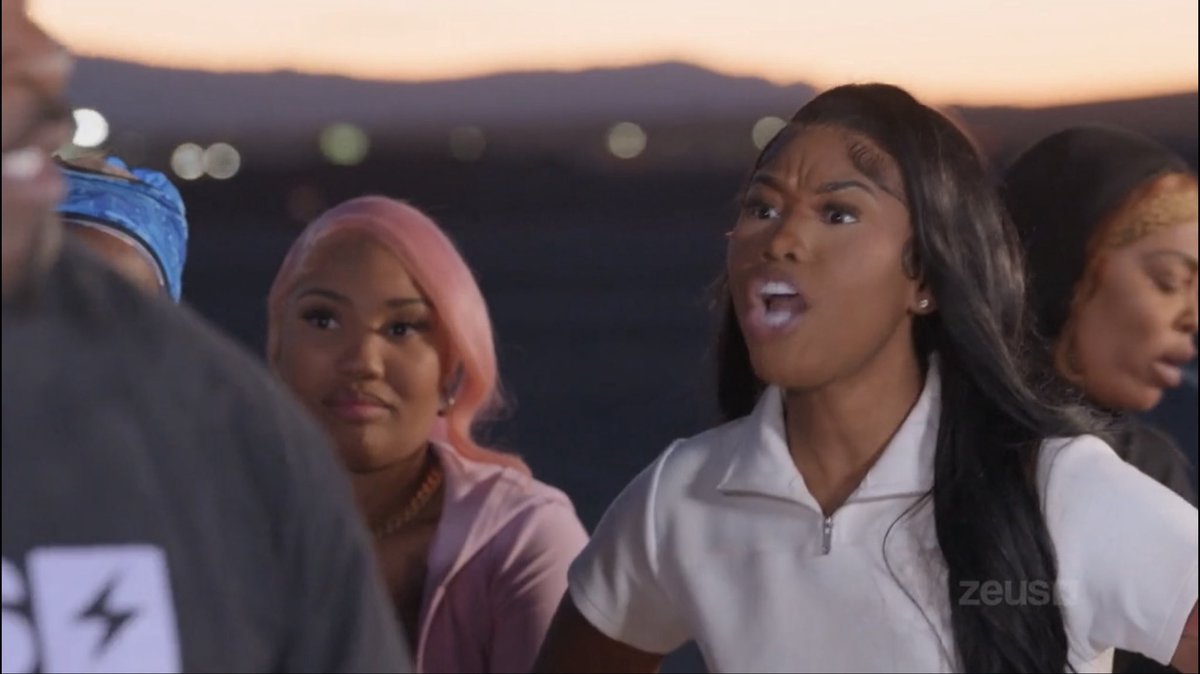 PLAYYBOIBARBIE's tweet photo. im over this mace situation.. but now fania you gotta 🔪 lex at this point #BaddiesUSAChapterTwo #BaddiesUSA https://t.co/PoHaGYxsOa