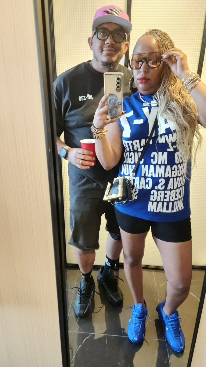 lailaljmommy's tweet photo. My Favs 📸 w/My Fav 🗽
You could've been anywhere in the World but You're Here with ME.....
Year #23 #Blueprint 🫂

#happilymarried 💍
#explorepage✨ bestfriends concert couples ᴍᴜsɪᴄʟᴏᴠᴇʀs https://t.co/WrEl8W5kCi