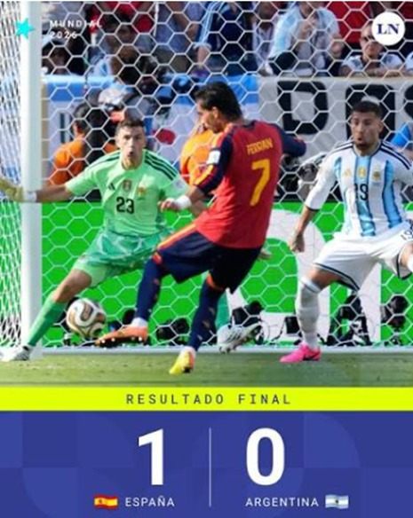 JLOsuna2172's tweet photo. @_TruthZone_ Goal keeper number 23 and defense hair same as in book. https://t.co/2TLI27b9BU