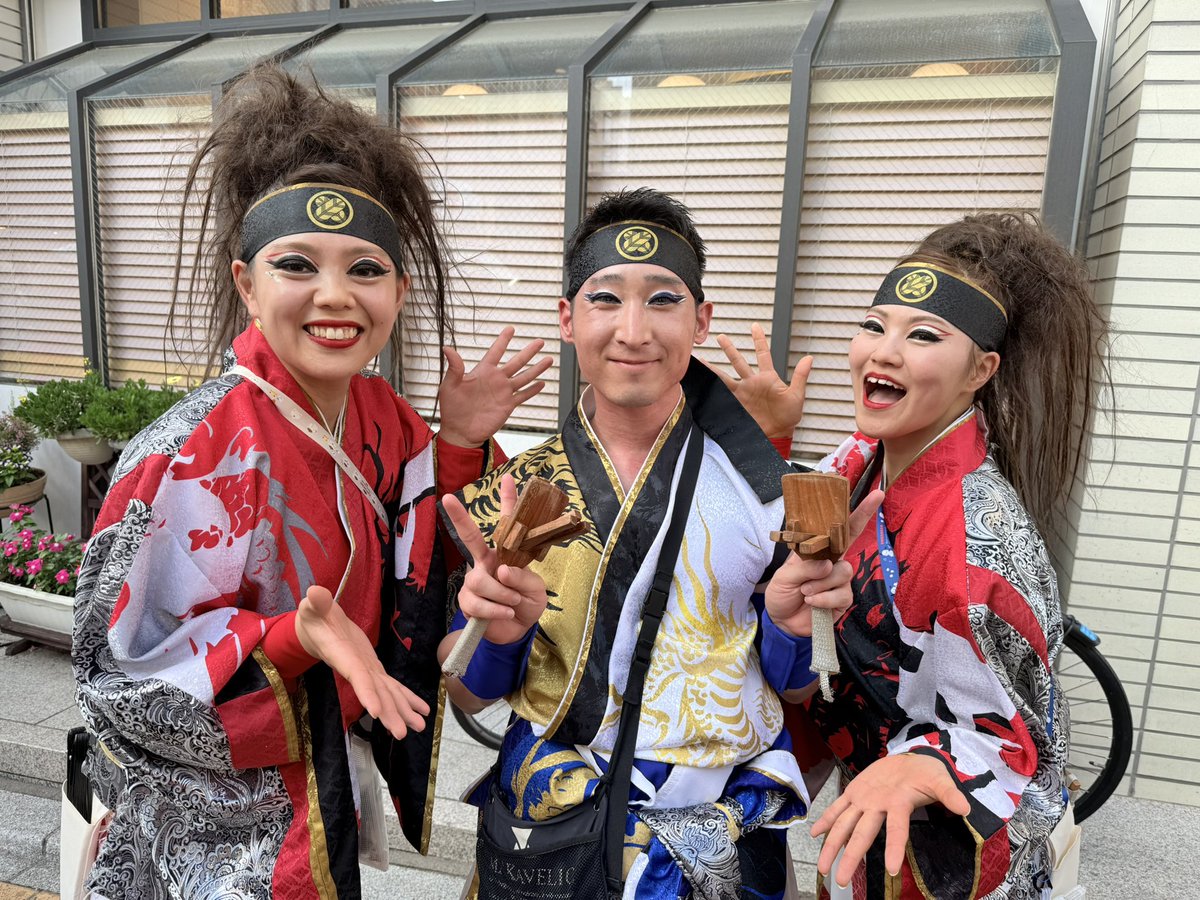 at_chibi175's tweet photo. 前のチームで共に踊ってた方々と
こうしてまた同じチームで
踊れるのは何かと縁を感じますねぇ。
みさきちゃんは黒潮参加確定らしいので
全員揃うのは黒潮です。
#夏舞徒 https://t.co/rmHQb1fGLJ