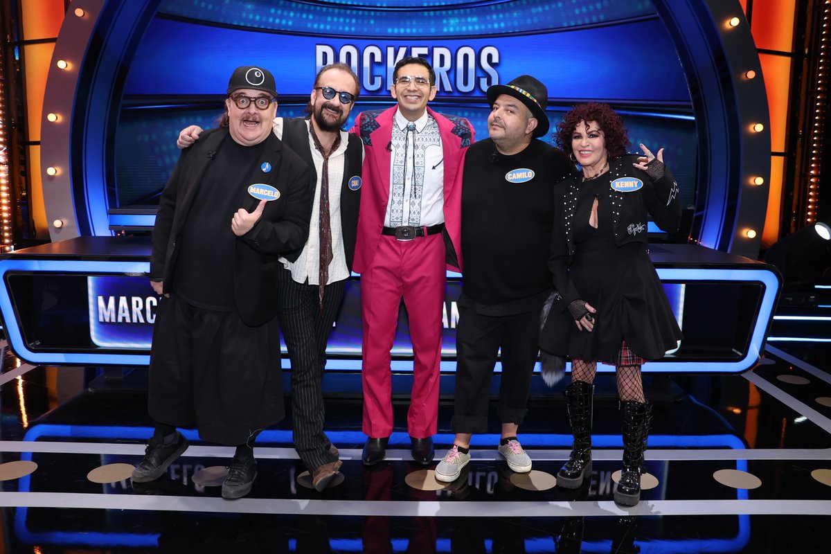 AztecaUNO's tweet photo. ¡Pura energía de principio a fin! 🤘Los Rockeros dejaron grandes momentos sobre el escenario. ⚡🕶️
#100MexicanosVIP capítulo de estreno por #AztecaUNO 📺 https://t.co/zTQceLoMXX