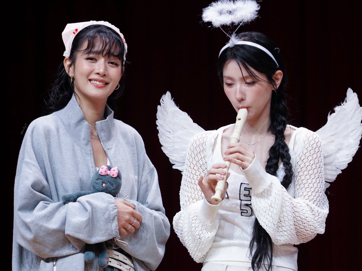 Wendy_qlww's tweet photo. 7.17 The skilled recorder player🪈 
with the surrounding onlookers🫪

#민니 #Minnie #มินนี่ 
#미연 #MIYEON #아이들 #idle https://t.co/lCVVZTkfqW