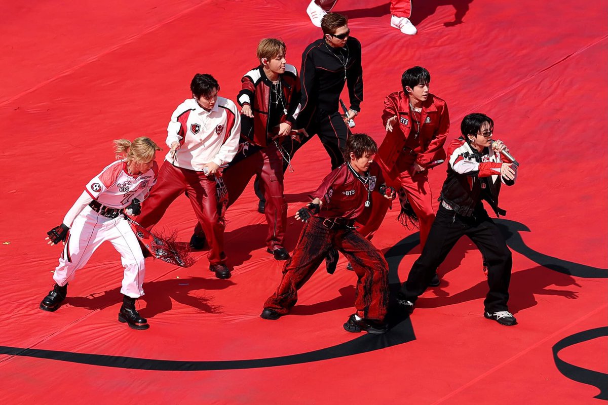 LCruz44422's tweet photo. @bts_bighit BTS AT WORLD CUP 2026
BTS PAVED THE WAY
BTS THE LEGENDS
#BTSxWORLDCUP2026
#BTSHALFTIMESHOW https://t.co/DTp4hMEuRq